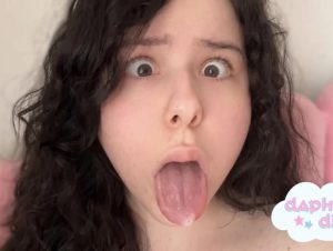 DaphneDietz Porno Video: Mein erstes SPIT-PLAY